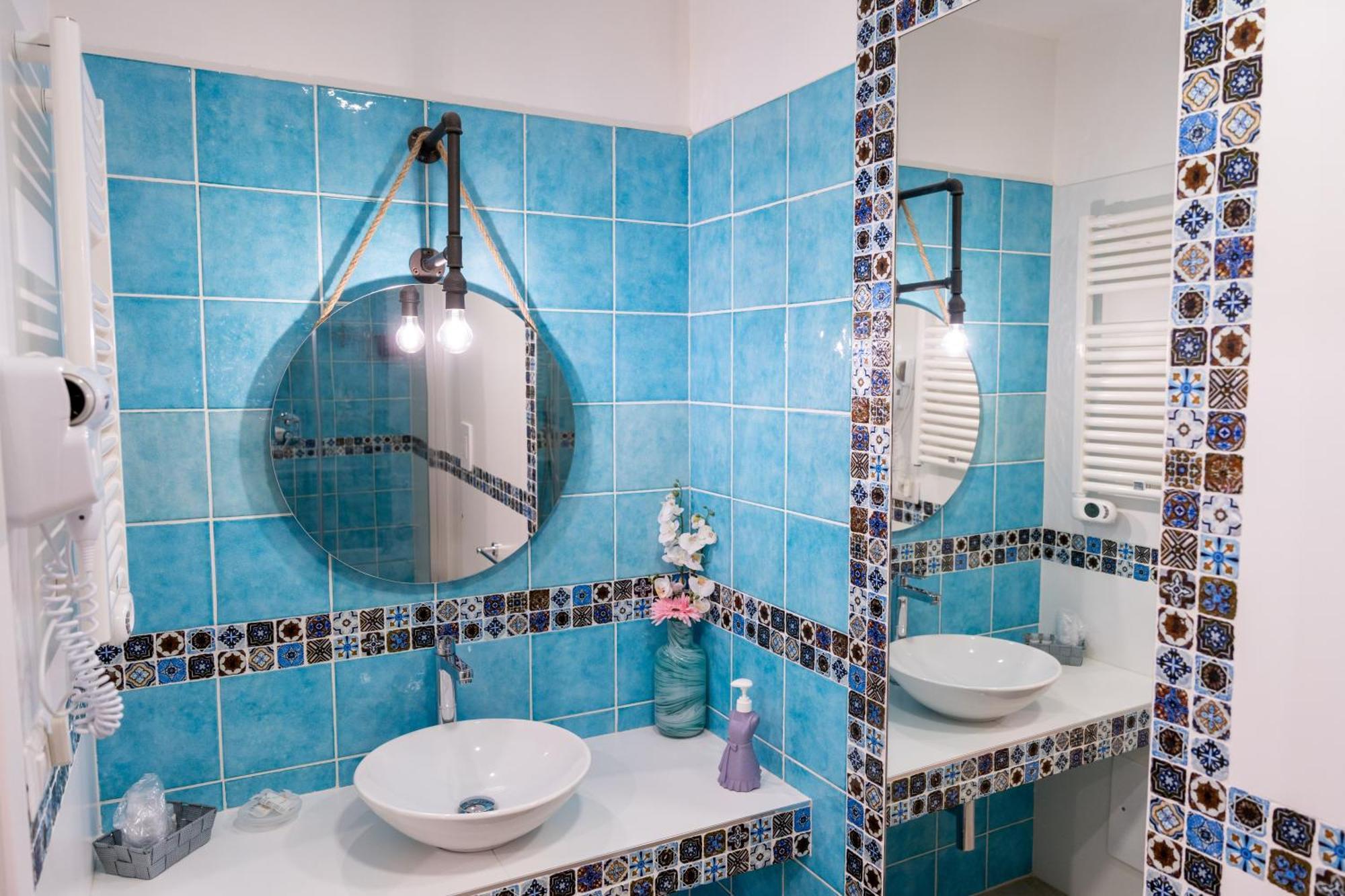 Double Room Private Bathroom