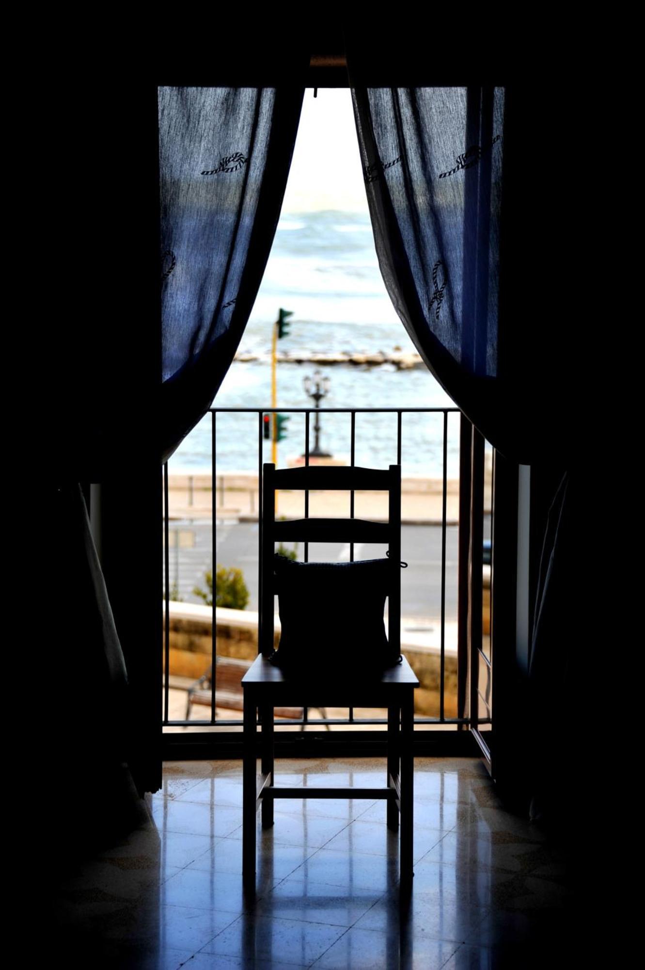 One-Bedroom Apartment Sea View